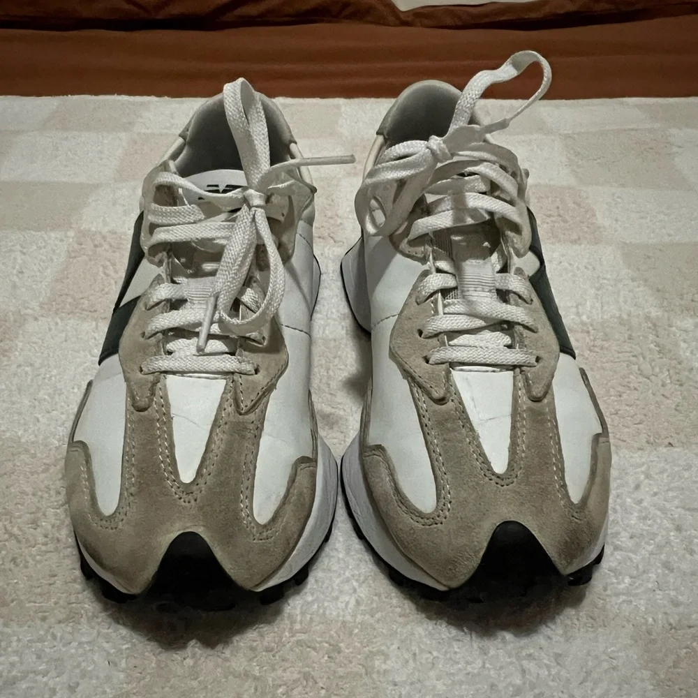 New Balance 327 - Picture 1 of 5
